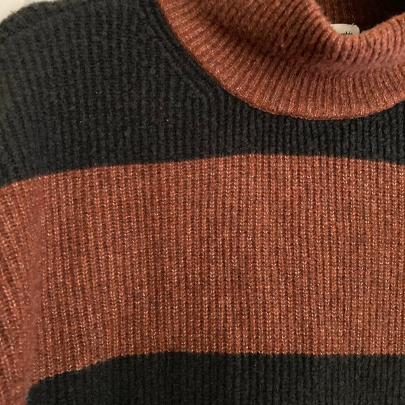 Abercrombie & Fitch Striped Turtleneck Sweater L - Picture 3 of 9